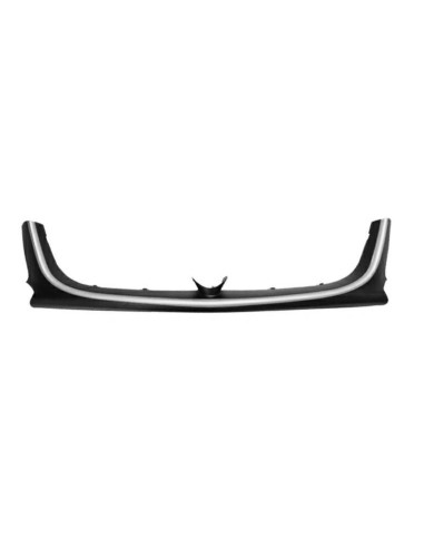 Central front molding with silver profile for alfa giulietta 2016 onwards